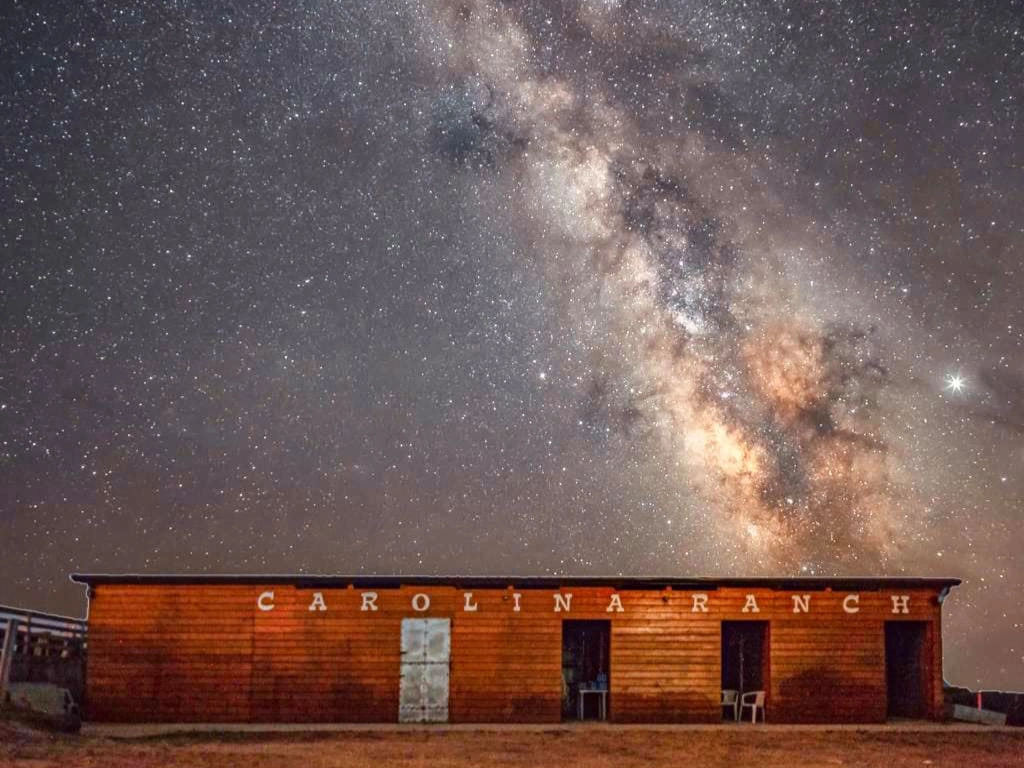 La Voie lactée au-dessus du Carolina Ranch lors d’une soirée astronomique à Sant’Antioco